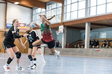 Bild 100 - wBJ HSG Kremperheide/Muensterdorf - HSG Joerl-Doppeleiche Vioel : Ergebnis: 34:23